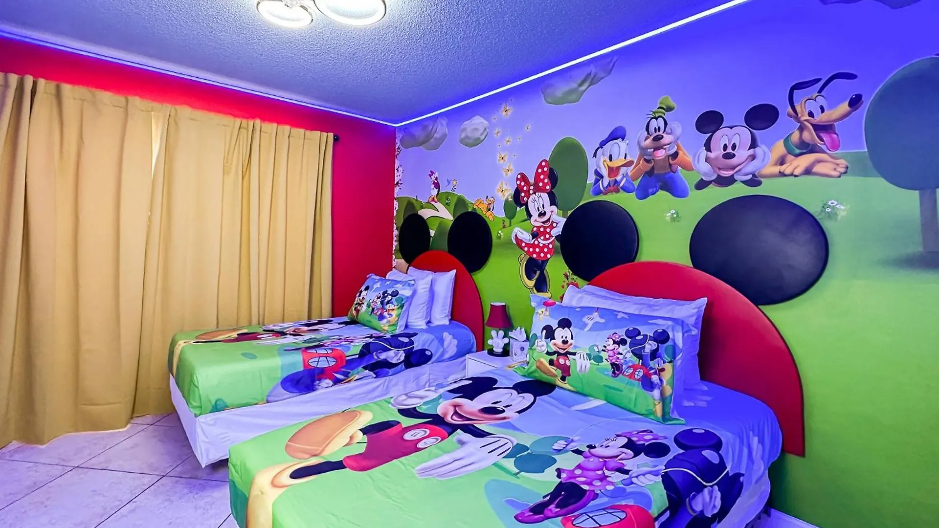 Holiday home Themed House With Private Game Room And Pool Davenport