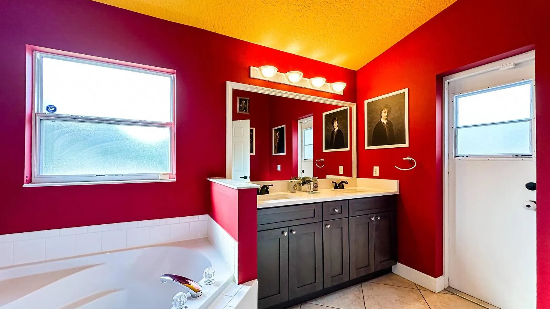 Themed House With Private Game Room And Pool Davenport United States