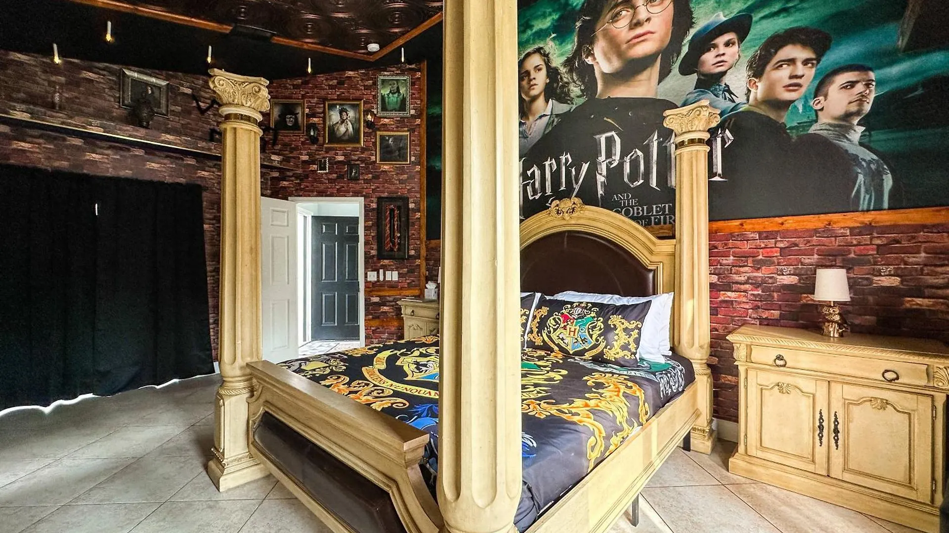 Themed House With Private Game Room And Pool Davenport