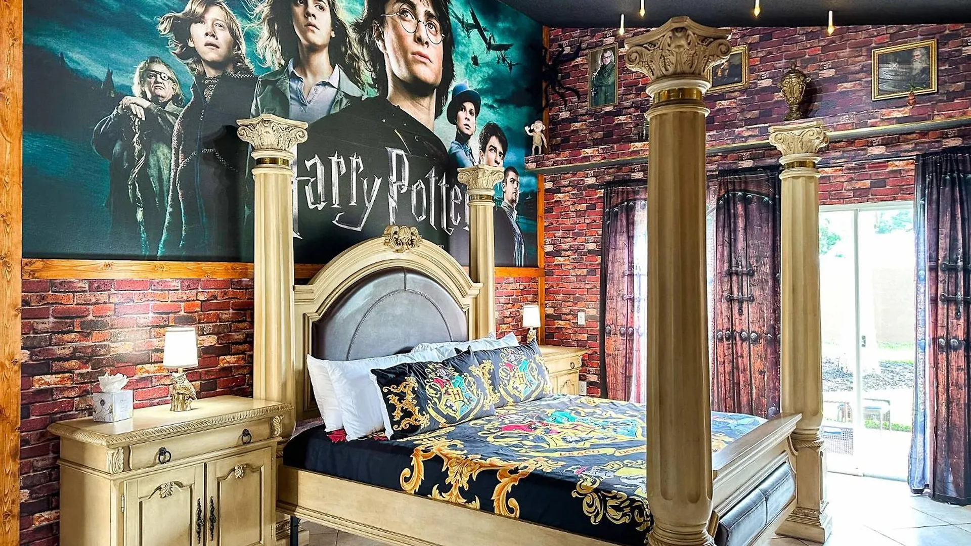 Themed House With Private Game Room And Pool Davenport United States