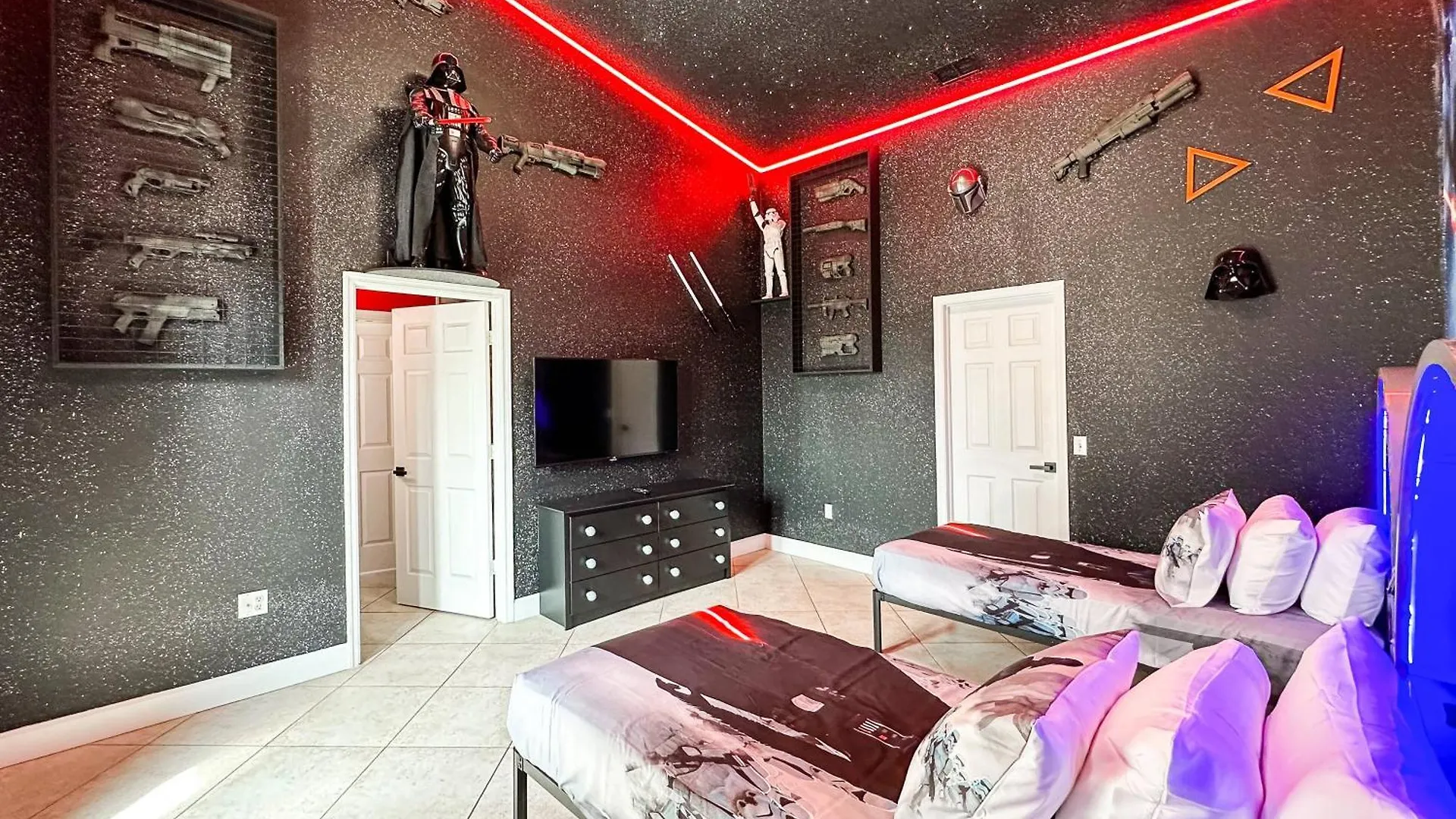 Holiday home Themed House With Private Game Room And Pool Davenport